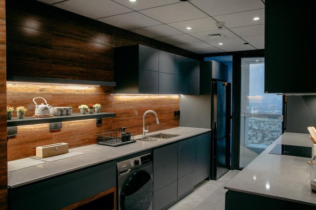 Luxury 3 Bedroom Sub Penthouse With Rooftop Pool Dubaï
